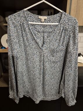 Blue Floral V-Neck Long-Sleeve Blouse